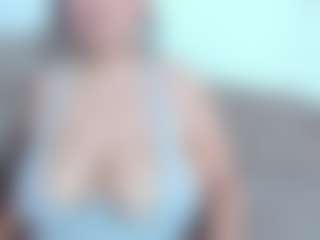 Miah Collings's Live Sex Cam Show