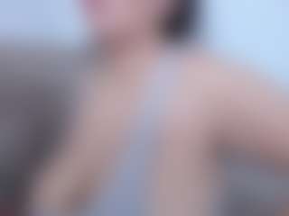 Live cam show with Miah Collings - Sexy on Camsoda