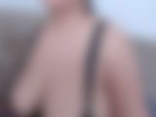 Live cam show with Miah Collings - Asshole on Camsoda