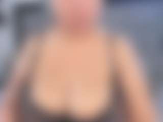 Live cam show with Miah Collings - Hairy Pussy on Camsoda