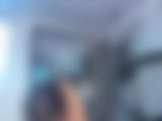 Live cam show with Miah Collings - Colombia on StripNow