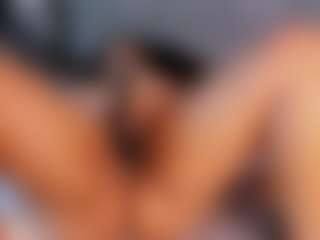 Live cam show with Miah Collings - Twerk on CamClone