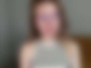 Live cam show with MiaxLust - Flirt on Livezox