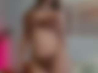 Show live cam dengan YourGoddessRoxana - Big Tits Brown Hair di Camsoda