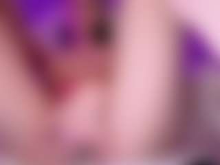 Live cam show with MollyHugs - Princess on Ass Tok