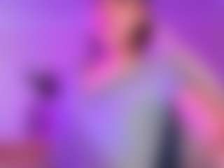 Live-Cam-Show mit MollyHugs - Green Eyes auf Camsoda