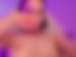 Live cam show with MollyHugs - Princess on Camsoda