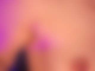 Live cam show with MollyHugs - Princess on Camsoda