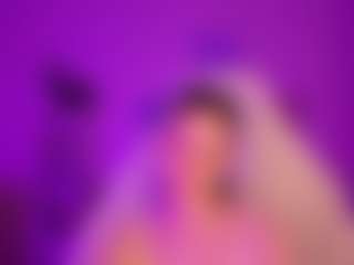 Live cam show with MollyHugs - Princess on Camsoda
