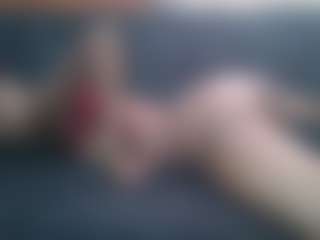 Live cam show with avrilhyn - Ebony on StripNow | kenya