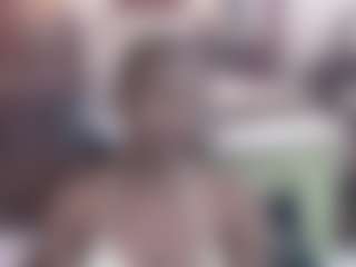 Live cam show with EbonyOlive69 - Twerk on CamwithHer