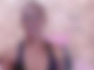 Live cam show with EbonyOlive69 - Lesbian on Milf Play