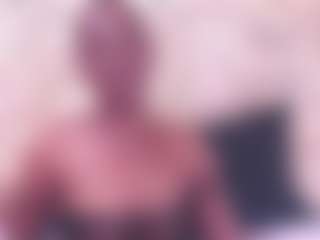Live cam show with EbonyOlive69 - Fuck on Camsoda