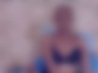 EbonyOlive69's Live Sex Cam Show