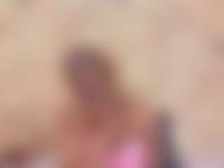 Live cam show with EbonyOlive69 - Ass Bouncing on Camsoda