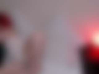 Live cam show with KatieMelone - Nympho on xDating