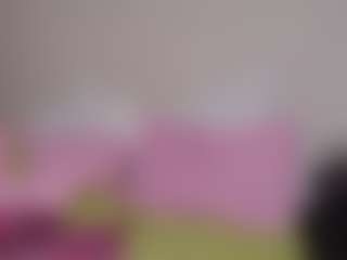 Live cam show with KatieMelone - Petite on Lustler