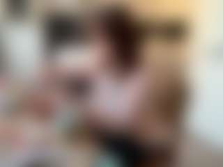 DiamondTyler MILF webcam performer live streaming
