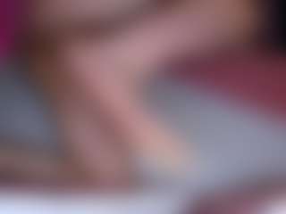 Live cam show with Eva William - Hush on StripNow