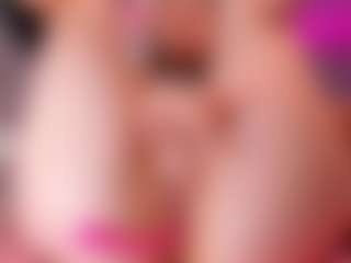 Live cam show with Eva William - Skinny on CamSodaAdn