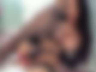 Live cam show with Naila - Handjob on SquirtSoMuch