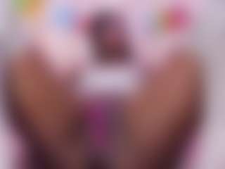 Live cam show with BritneyVega - Fingers on Camming Site