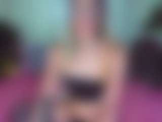 miley-777's Live Sex Cam Show