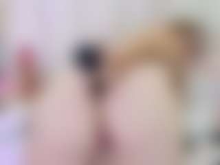 Live cam show with Emily-hilton11 - Thong on milfzrlive.com
