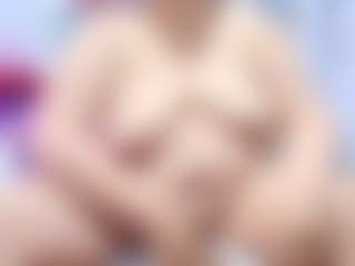 Live cam show with Rachele-x - Mature on sexylive.show