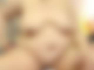 Rachele-x MILF webcam performer live streaming