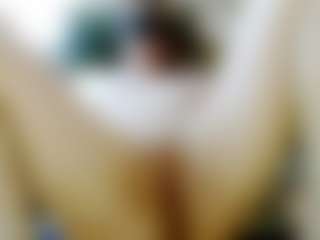 Live cam show with SquirtyMayaGold - Gape on Free Soda