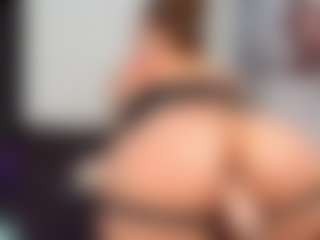 AIDAWILLIAM's Live Sex Cam Show