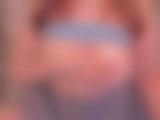 Live cam show with kira-m - Lovense on AdultVida.com