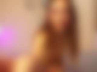 Live cam show with LoraGorgeous - Camel Toe on Camsoda