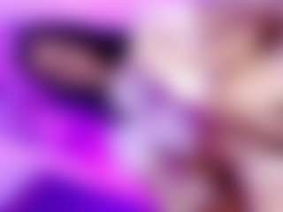 Live cam show with MiikaelaOrtiz - Tease on Camsoda