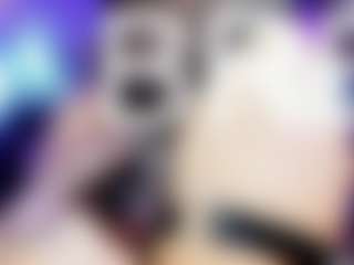 Live cam show with Rue - Average on Camsoda