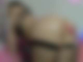 Live cam show with Celeste-Gill - HD on Camsoda