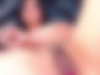 EmmaWiilliamss's Live Sex Cam Show