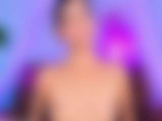 Live cam show with Felicity - Shaved on Pornisteam.com