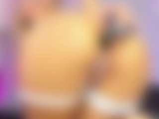 Live cam show with Lau - Public on Camsoda