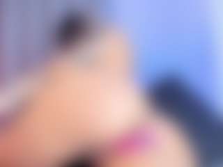 Live cam show with Lau - Camel Toe on Livezox
