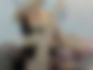 Gia Watsonn MILF webcam performer live streaming