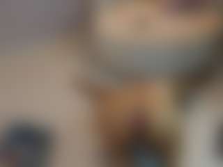 Live cam show with Gia Watsonn - Bedroom on Camsoda