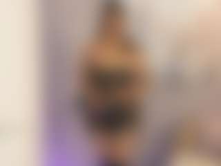 Live cam show with Gia Watsonn - Skinny MILF on Camsoda Late Night