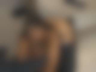 Live cam show with Gia Watsonn - Big Tits on StripNow