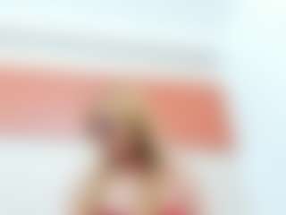 Live cam show with Maddy-Cartter - Blonde Hair MILF on Fit Hotties