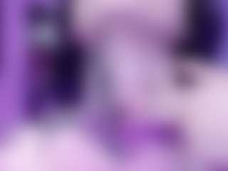 Live cam show with Kim Lennox - Raven Hair on livesexfox.com