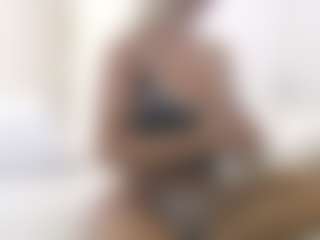 Live cam show with XoxP0ck3tR0cketxoX - Toes on Mixed Magazine Live