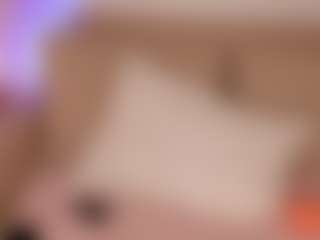 Live cam show with EmmaCollemann - Blonde Hair on Camsoda
