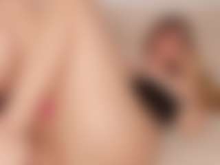 Live cam show with EmmaCollemann - Blondie on Dare Cams